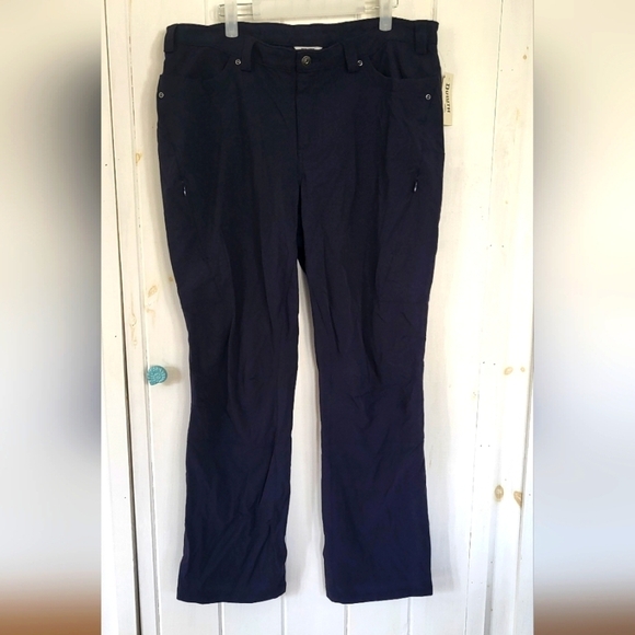 Duluth Flexpedition Bootcut Hiking Outdoor Pants - Picture 2 of 10